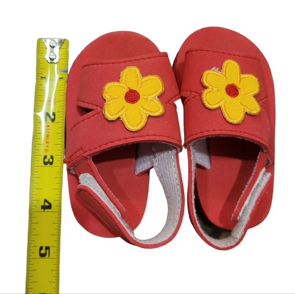 Red and yellow flower infant baby girl velcro strap sandals, summer shoes, 3-6m - Picture 3 of 6